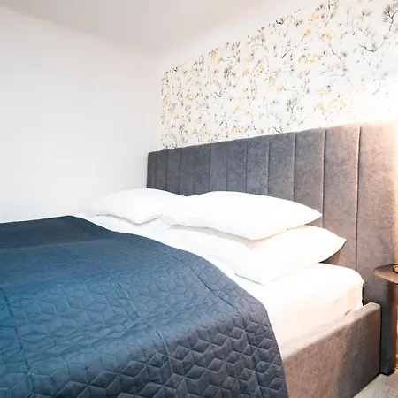 Yellow Sunset Apartman *