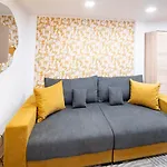 Yellow Sunset 아파트 *